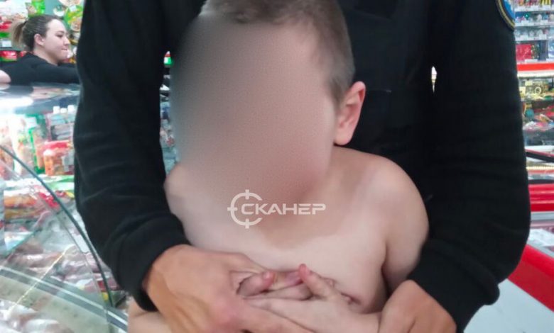 Фото - Босого ребенка практически без одежды нашли в Благовещенске